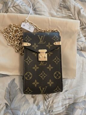 Like New Louis Vuitton Monogram Phone Crossbody in Brown/Gold